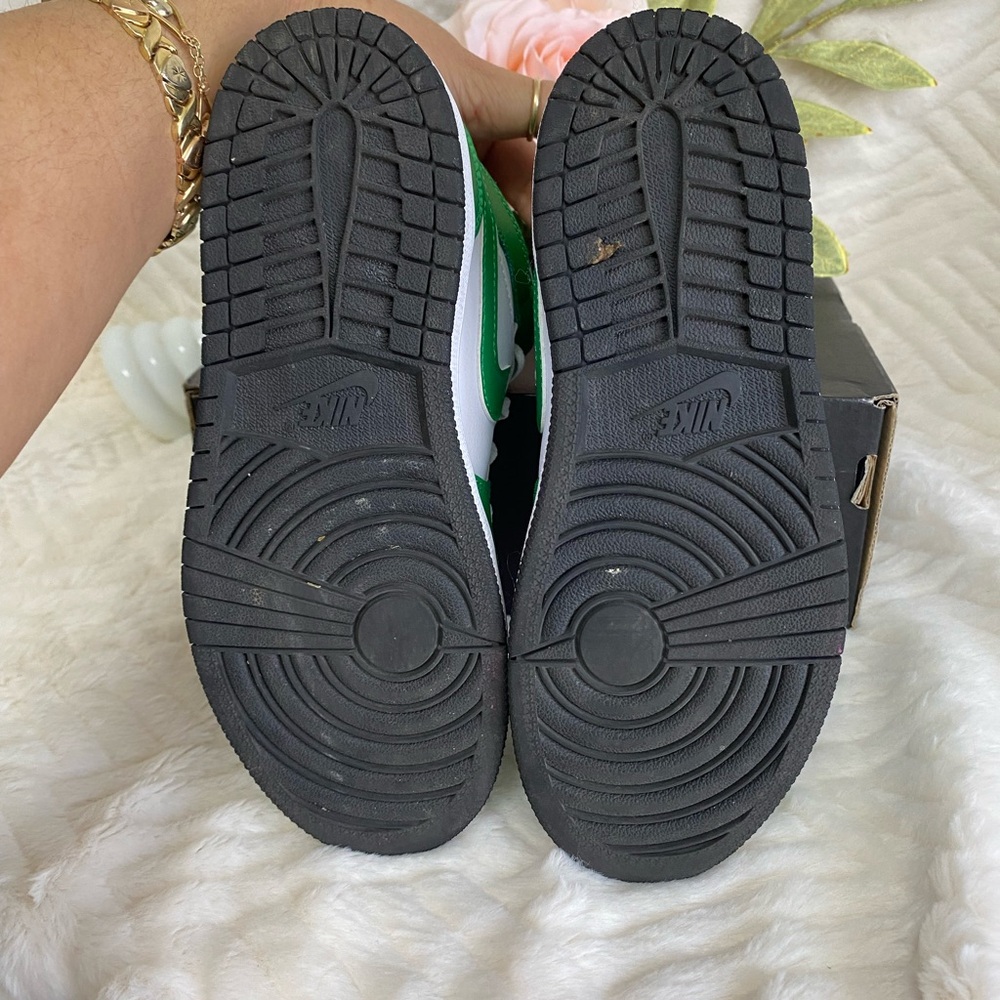 Nike Green and White High-Top Sneakers SIZE 1.5Y - Picture 8 of 9
